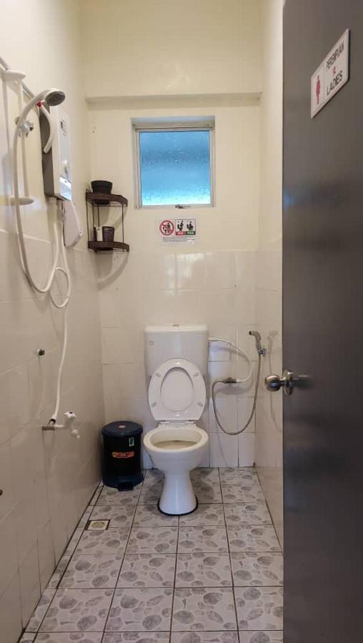 Karya Story Hostel Kudat Bagian luar foto